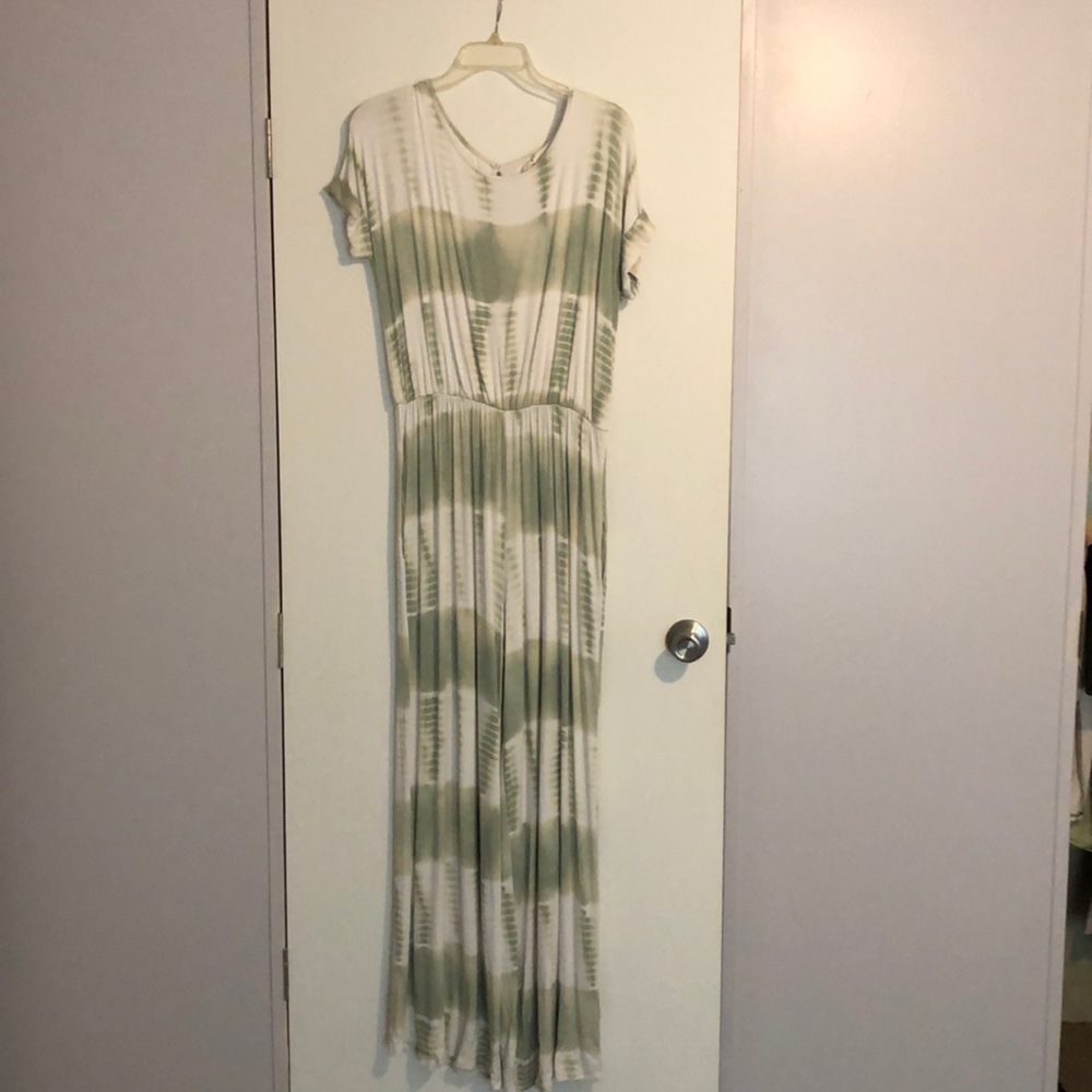 Super cute tie dye romper green and white size L